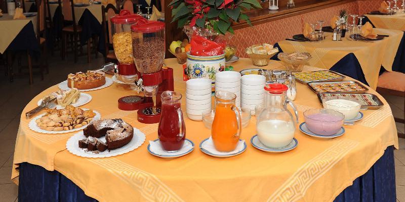 Hotel Bucaneve Moena Esterno foto