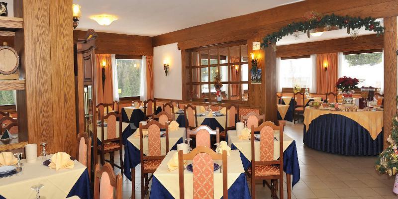 Hotel Bucaneve Moena Esterno foto