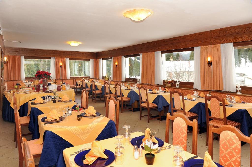 Hotel Bucaneve Moena Esterno foto